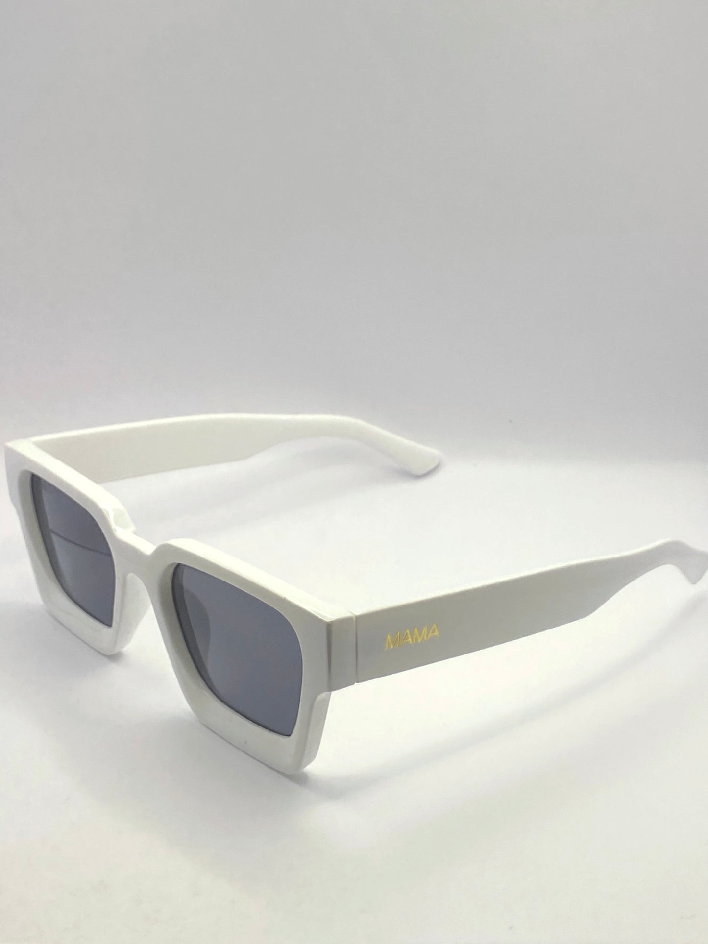 Lunettes de soleil blanches – Mama Afeni Blanc