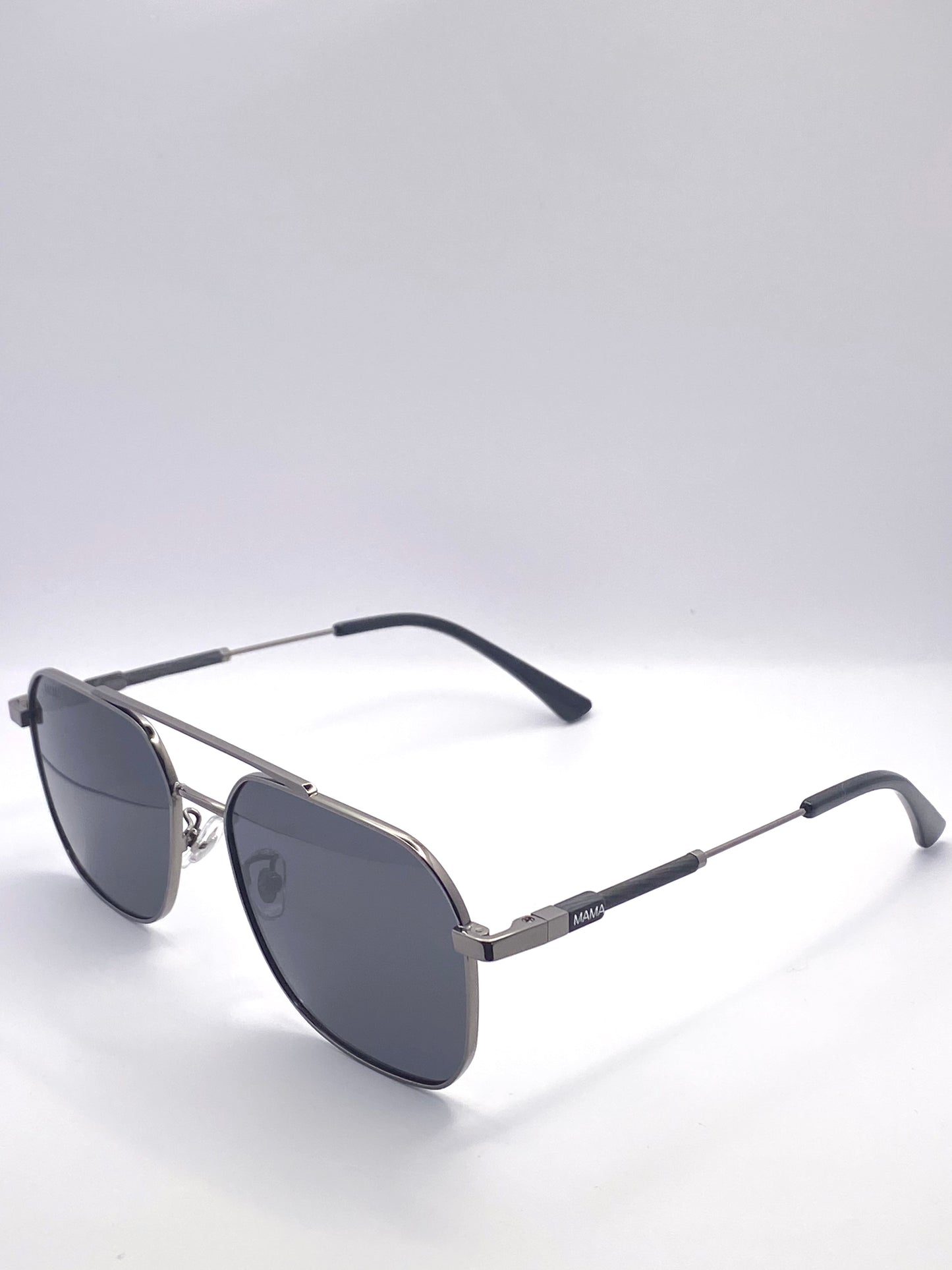 Lunettes de soleil femme – MAMA Janet gris foncé élégantes