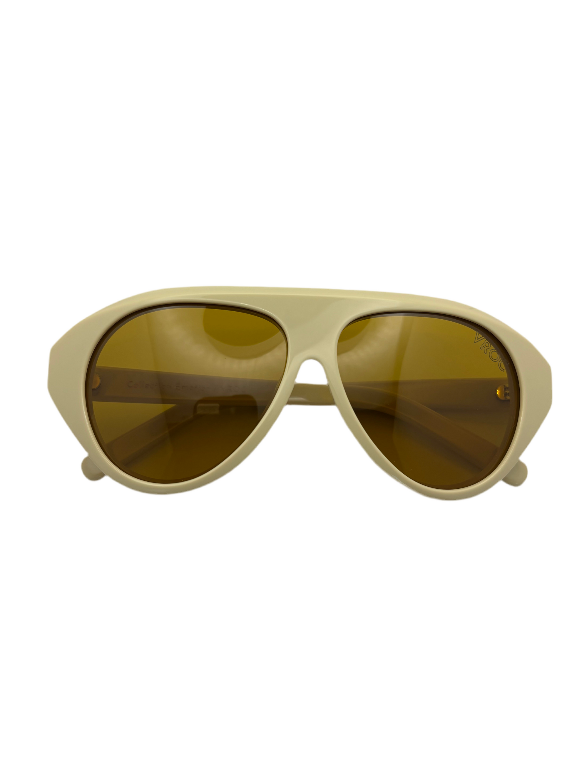 photo des Lunettes de soleil beige aux nuances douces et naturelles de la marque VROC.