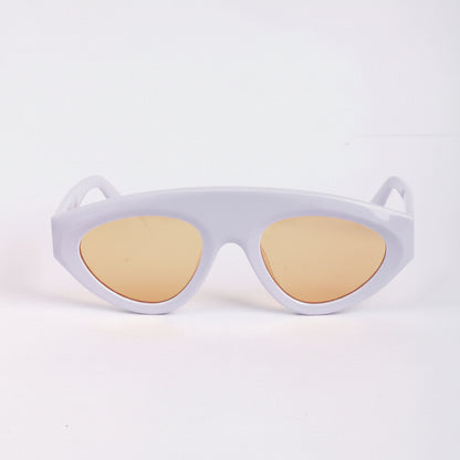 photo des Lunettes de soleil blanches aux lignes épurées et lumineuses de la marque VROC. 