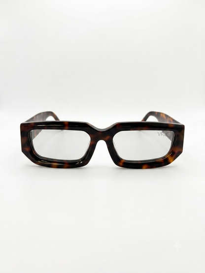 photo des Lunettes de soleil écaille marron aux nuances chaudes et naturelles de la marque VROC.