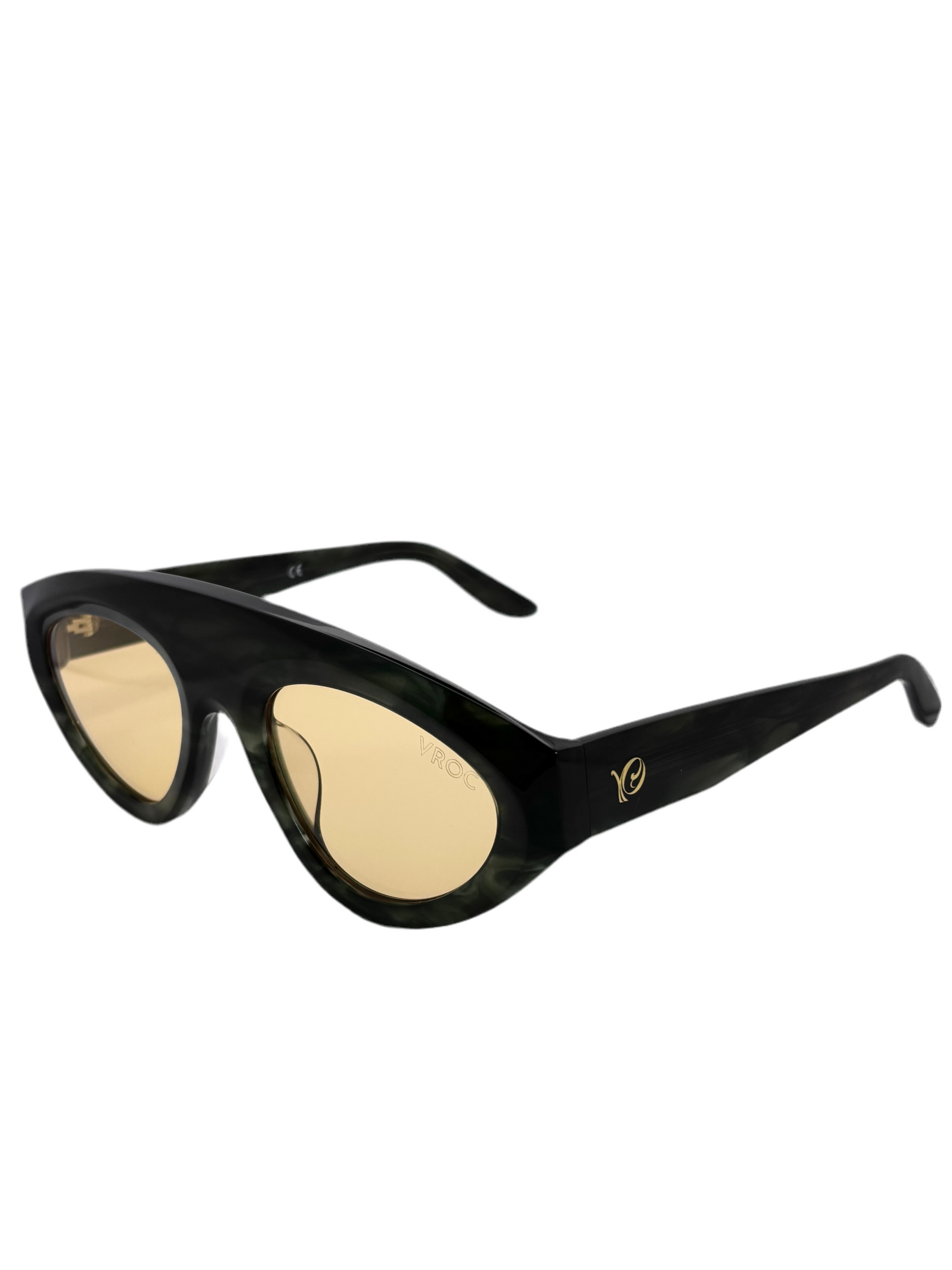 Lunettes de soleil dee la marque VROC en acétate haut de gamme en acétate vert tortoise et Ambre Matinal