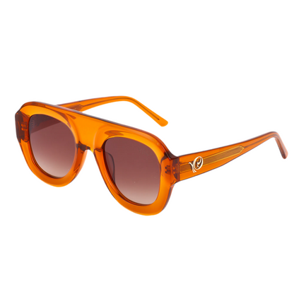 Photo des Lunettes de soleil orange translucide aux teintes ambrées profondes de la marque VROC.
