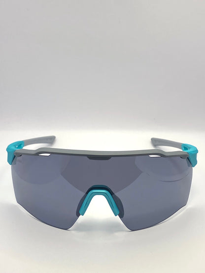 Lunettes de soleil femme Mama Ronda – Monture grise et bleu ciel sport chic