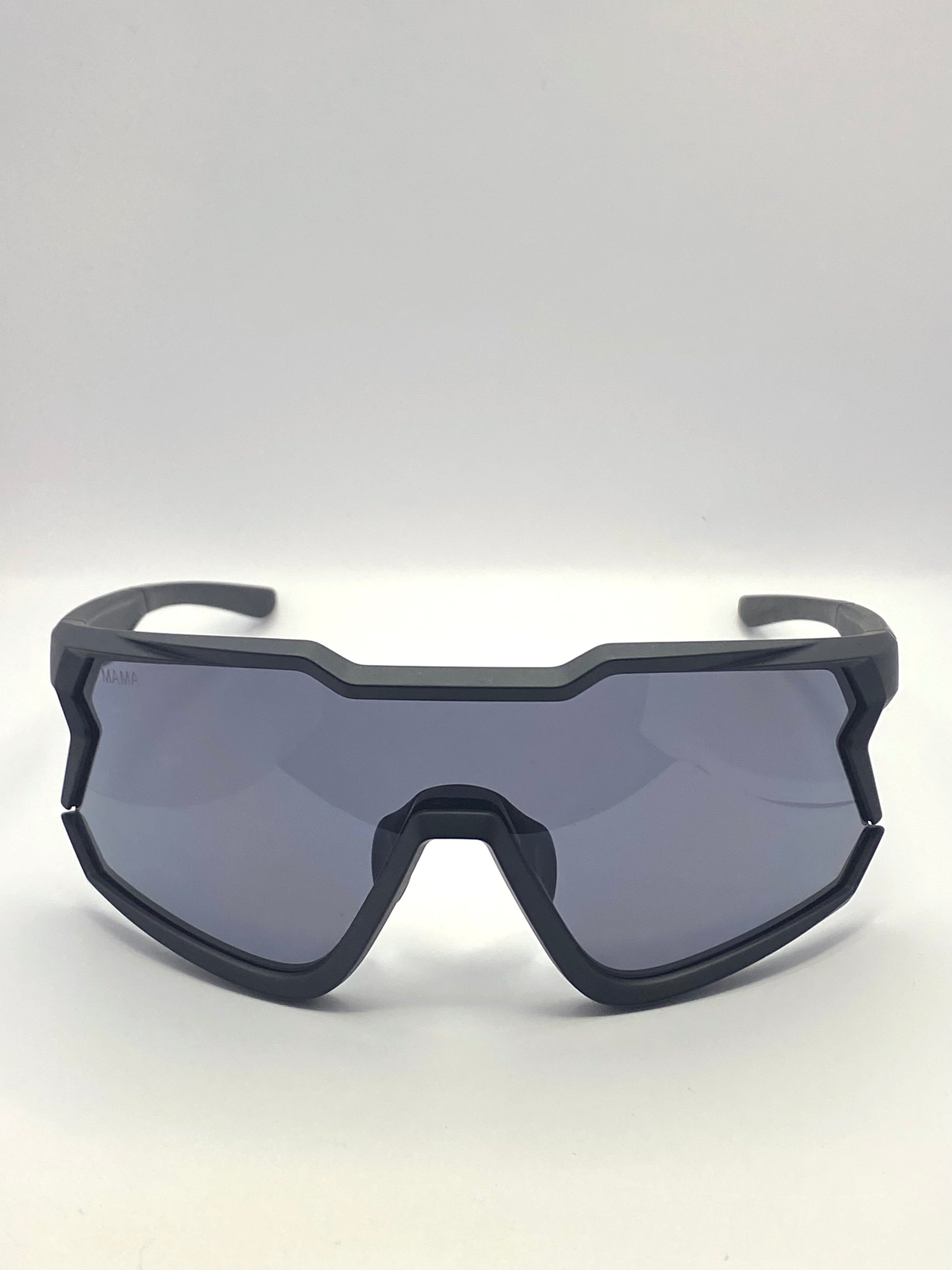 Lunettes de soleil femme MAMA Serena noires sportives et ergonomiques