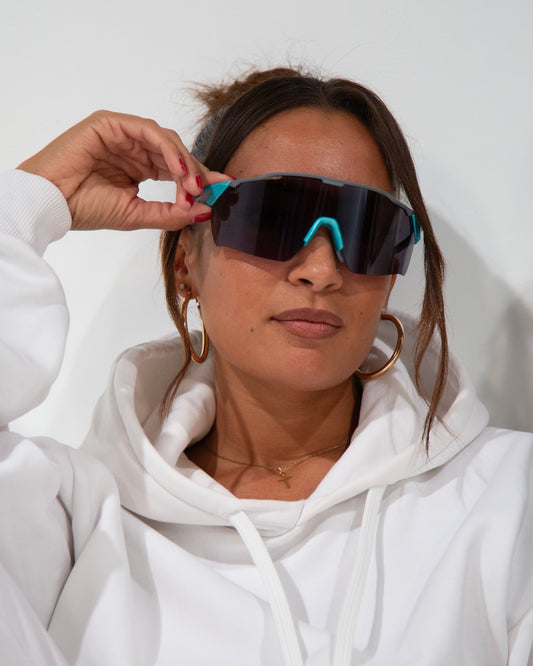 Lunettes de soleil femme MAMA Ronda – monture gris bleu ciel sportive